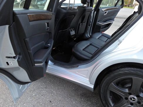 Used 2014 Mercedes-Benz E 350 4MATIC Sedan image 31