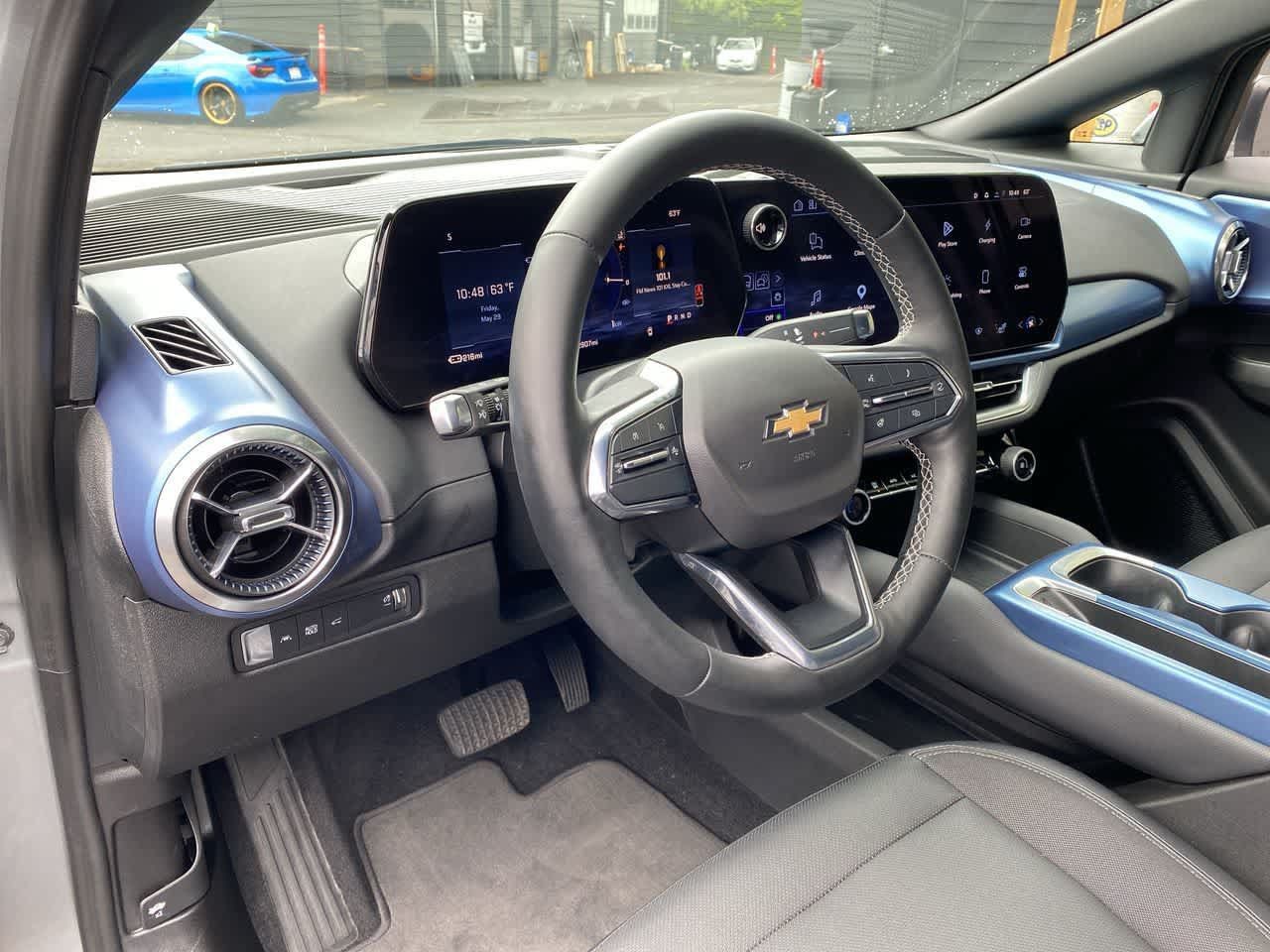 Used 2024 Chevrolet Equinox EV LT FWD image 2