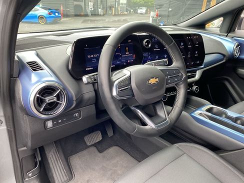 Used 2024 Chevrolet Equinox EV LT FWD image 2