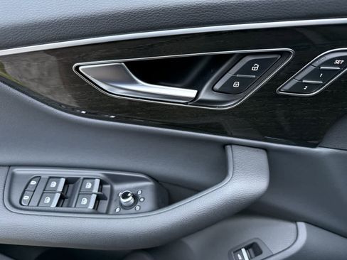 Used 2025 Audi Q7 3.0T Premium w/ Convenience Package image 11