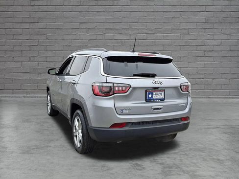 Used 2023 Jeep Compass Latitude w/ Convenience Group AWD/4WD image 9