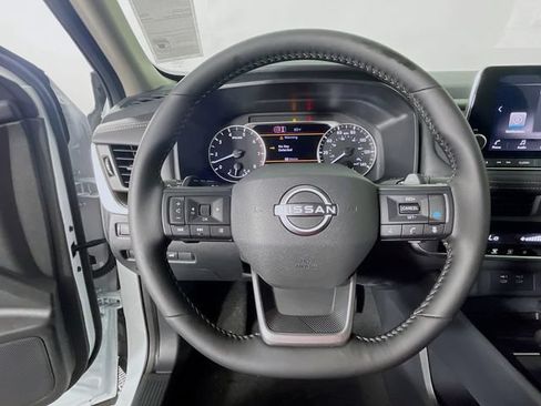 New 2026 Nissan Rogue SV FWD image 8