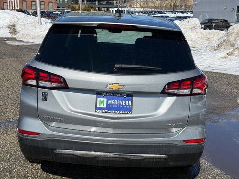 Used 2023 Chevrolet Equinox LT image 3
