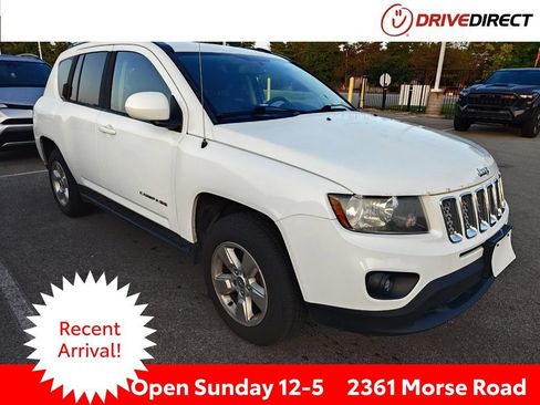 Used 2016 Jeep Compass Latitude FWD image 1