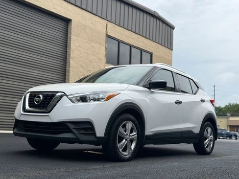Used 2019 Nissan Kicks S FWD image 39
