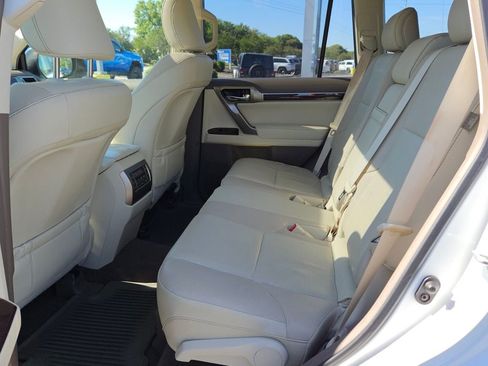 Used 2019 Lexus GX 460 Premium w/ Premium Package AWD/4WD image 11
