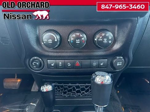 Used 2016 Jeep Wrangler Unlimited Rubicon AWD/4WD image 17