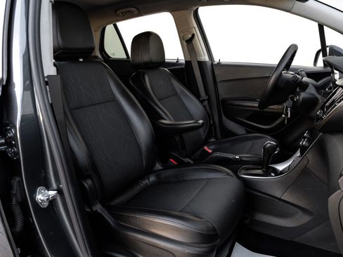 Used 2021 Chevrolet Trax LT image 33