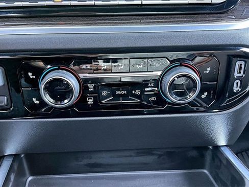 Used 2025 Chevrolet Silverado 1500 LT Trail Boss w/ Convenience Package II image 17