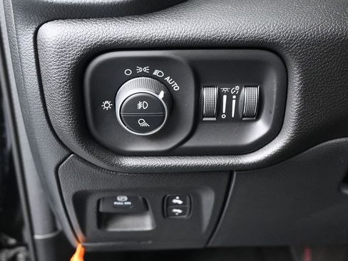 Used 2023 RAM 1500 Laramie RWD image 16