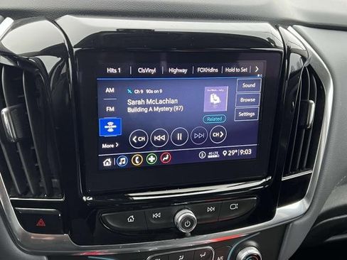 Used 2021 Chevrolet Traverse LT image 23