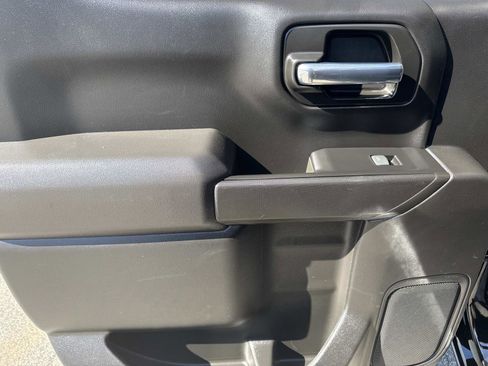 Used 2022 Chevrolet Silverado 1500 LT image 11