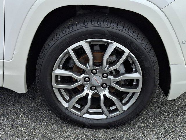 Used 2022 GMC Terrain Denali w/ Denali Premium Package AWD/4WD image 11