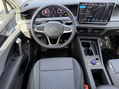 New 2026 Volkswagen Tiguan SE image 13