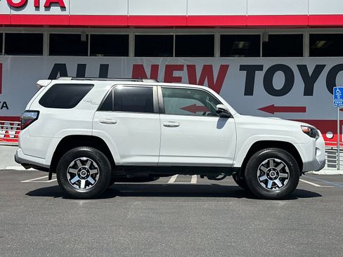 Used 2024 Toyota 4Runner TRD Off-Road Premium AWD/4WD image 6