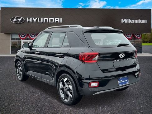 Certified 2023 Hyundai Venue SEL w/ Cargo Package image 5