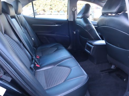 Used 2019 Toyota Camry SE image 38