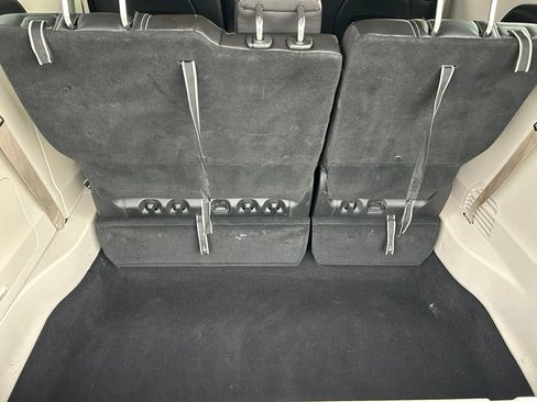 Used 2024 Chrysler Pacifica Limited FWD image 52