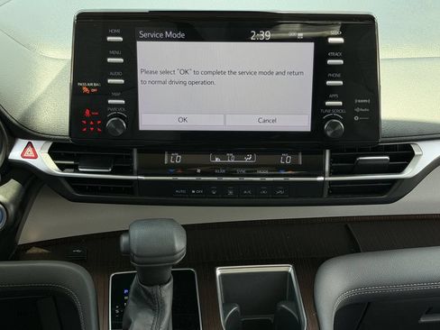 Used 2022 Toyota Sienna LE FWD image 17