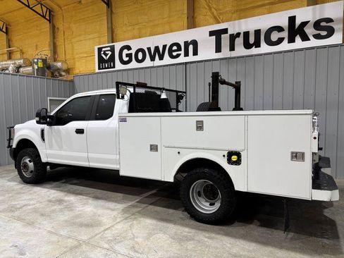 Used 2017 Ford F350 XL w/ Power Equipment Group image 5