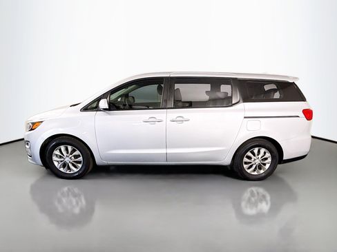 Used 2019 Kia Sedona L FWD image 6