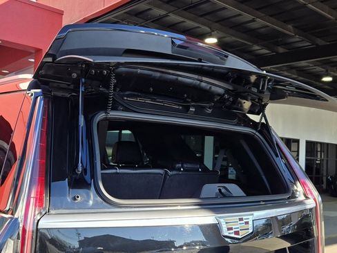 Used 2021 Cadillac Escalade Premium Luxury w/ Driver Assist Tech Package image 18