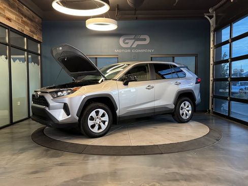 Used 2022 Toyota RAV4 LE AWD/4WD image 24
