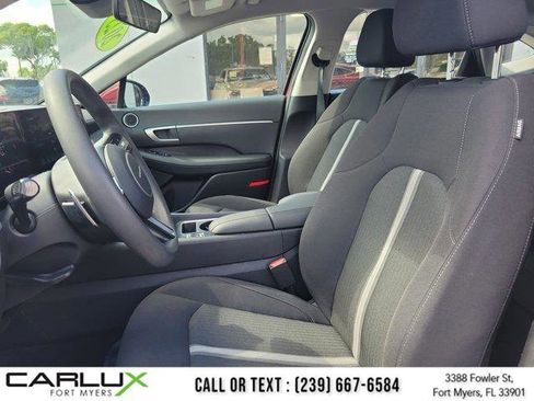 Used 2025 Hyundai Sonata SEL FWD image 30