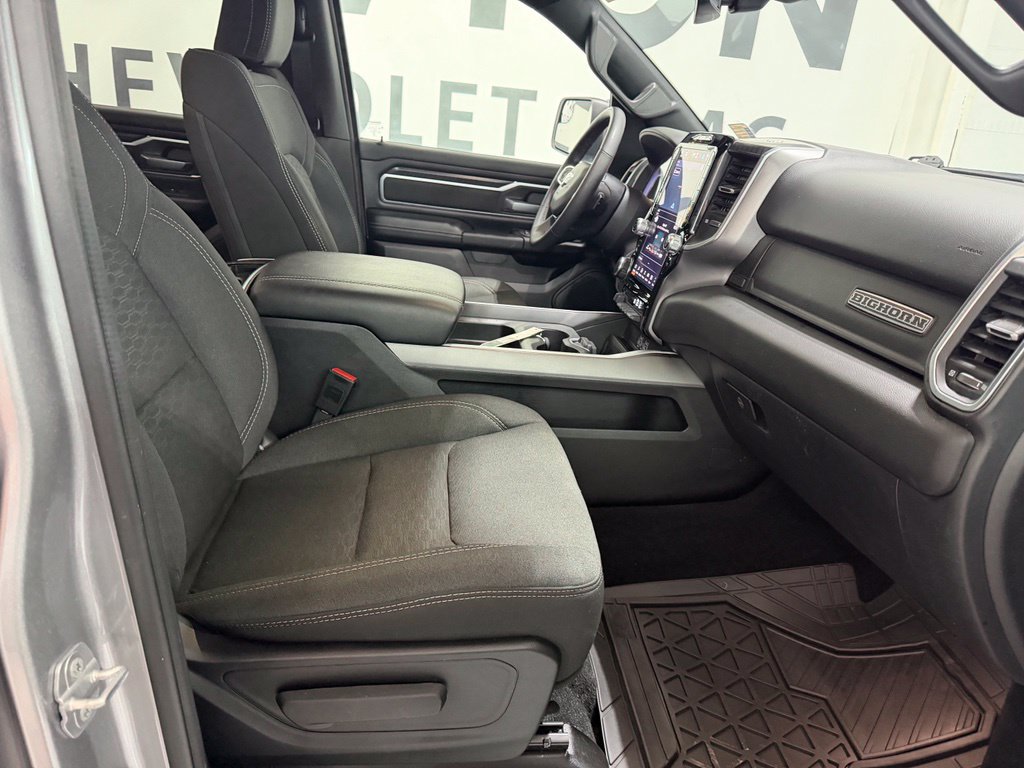 Used 2025 RAM 1500 Big Horn AWD/4WD image 32