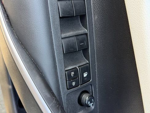 Used 2023 Toyota Corolla SE FWD image 21