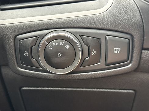 Used 2023 Ford Edge SEL image 15