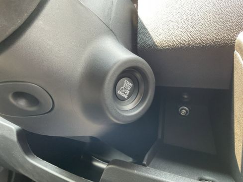 Used 2024 RAM ProMaster 2500 w/ Storage Group image 21