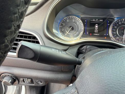 Used 2015 Chrysler 200 Limited w/ Convenience Group FWD image 26