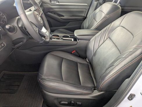 Used 2023 Nissan Altima 2.5 SR w/ SR Premium Package image 13