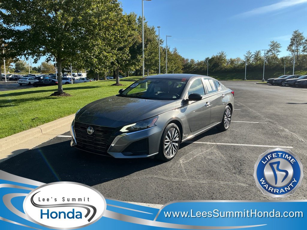 Used 2025 Nissan Altima 2.5 SV FWD image 1