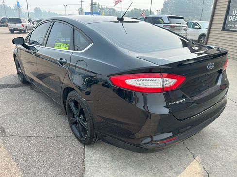 Used 2016 Ford Fusion SE FWD image 7