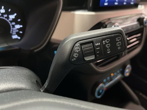 Used 2020 Ford Escape SE image 24