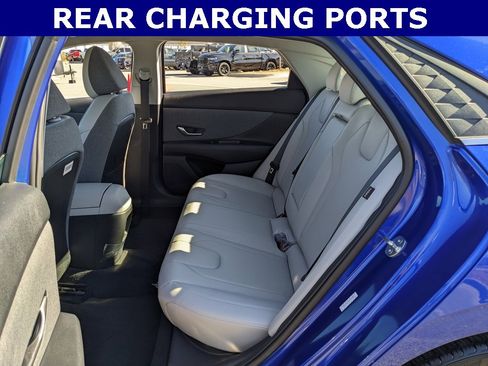 Used 2024 Hyundai Elantra Limited image 16