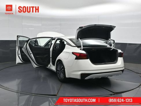 Used 2024 Nissan Altima 2.5 SV FWD image 53