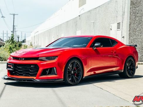 Used 2018 Chevrolet Camaro ZL1 RWD image 5