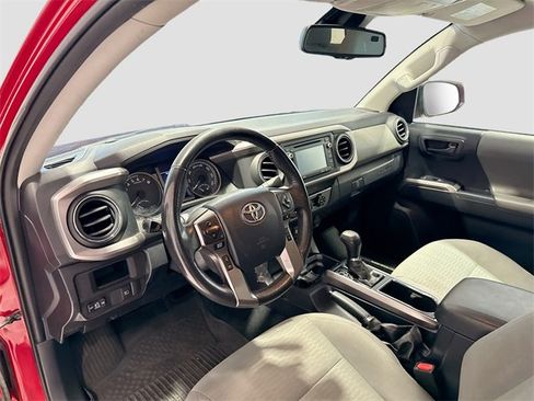 Certified 2019 Toyota Tacoma SR5 image 7