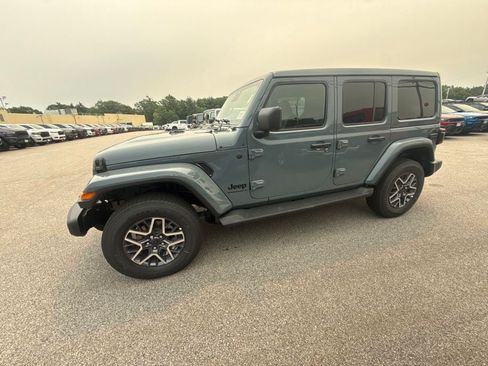 New 2026 Jeep Wrangler Unlimited Sahara AWD/4WD image 2