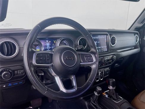 Used 2022 Jeep Wrangler Unlimited Sahara image 10