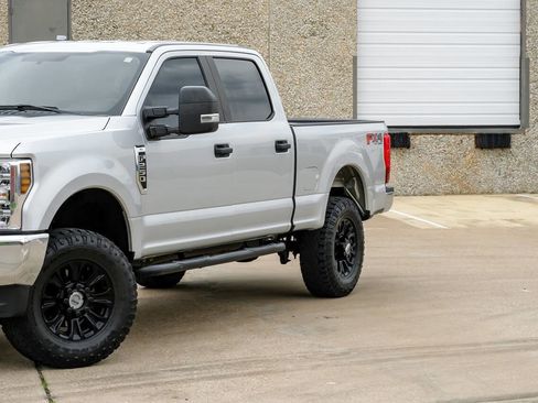 Used 2018 Ford F250 XL w/ Power Equipment Group AWD/4WD image 6