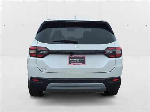 New 2025 Honda Pilot EX-L image 8