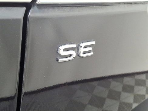 Used 2021 Volkswagen Atlas SE image 32