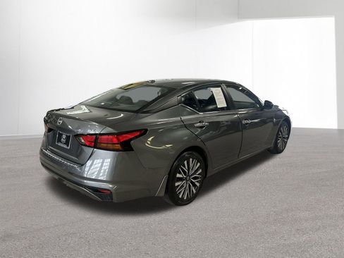 Certified 2023 Nissan Altima 2.5 SV FWD image 41