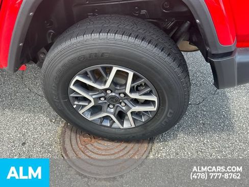 Used 2025 Jeep Wrangler Unlimited Sahara AWD/4WD image 22