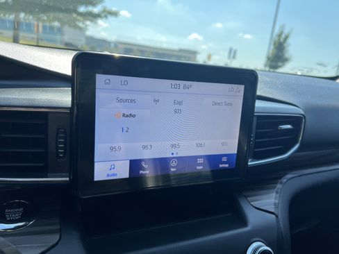 Used 2020 Ford Explorer Limited image 22