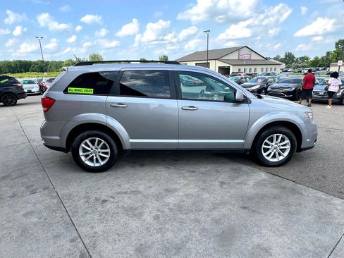 Used 2016 Dodge Journey SXT w/ Comfort/Convenience Group image 4